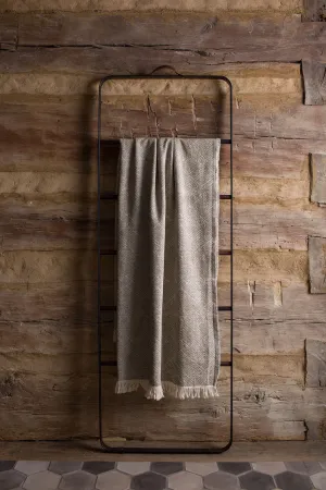 tribu throw